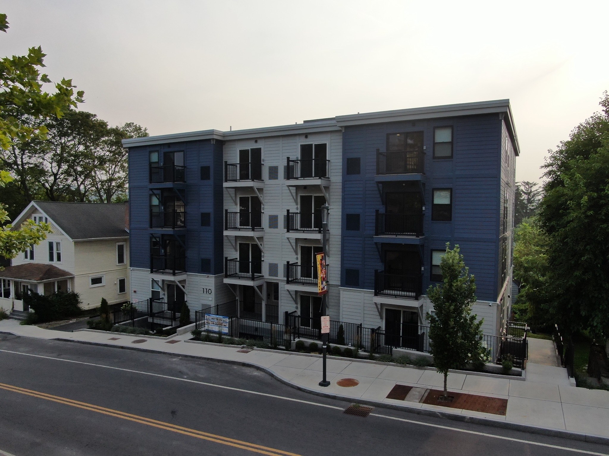2 bedrooms · 1 bathroom · Floors 1–4