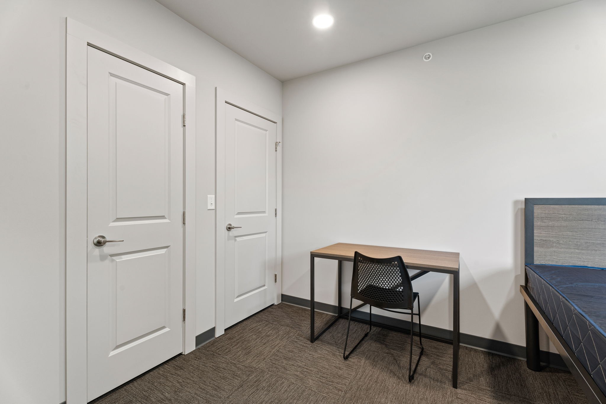 2 bedrooms · 2 bathrooms