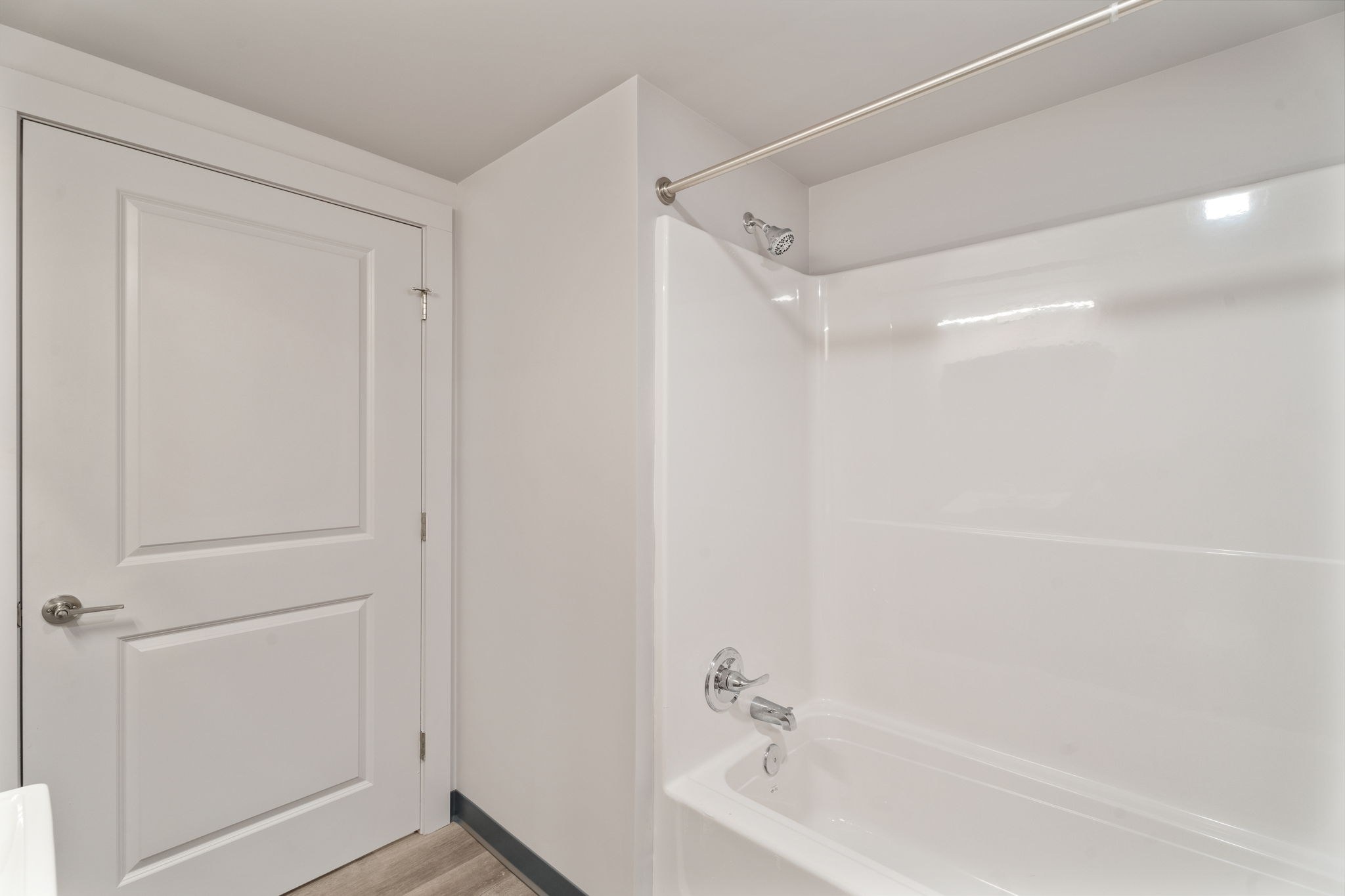 2 bedrooms · 1 bathroom · Floors 1–4
