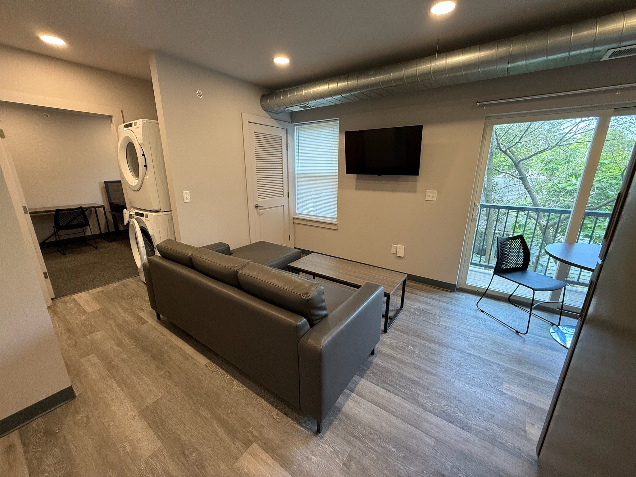 2 bedrooms · 2 bathrooms